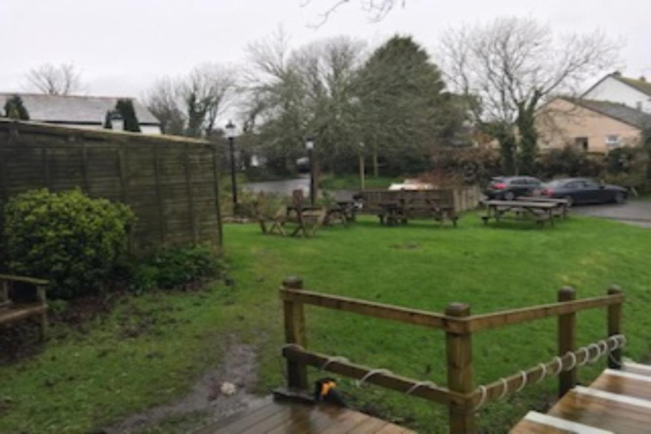 The Dolphin Inn キングスブリッジ エクステリア 写真